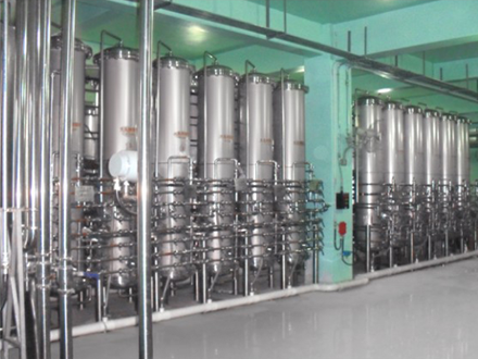 全自動(dòng)大孔樹(shù)脂吸附機(jī)組